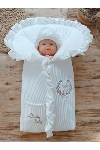 Yenidoğan Ultralüks Fermuarlı Ve Cepli Lucky Baby Nakışlı Bebek Battaniyesi Kundak Ekru Çok Renkli