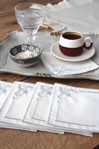 Köşeli 6'lı Kokteyl Kahve Sunum Peçetesi Nakış İşlemeli Gardenya Sunumluk Gümüş