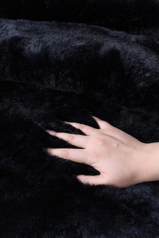 Dekoratif Tavşan Tüyü Ultra Yumuşak Peluş Kaymaz Halı Yolluk Siyah