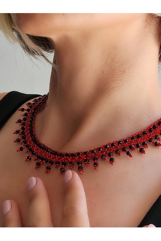 Etnik Bohem Kırmızı Siyah Salkım Model Kum Kristal Boncuk Kolye El Yapımı Kırmızı