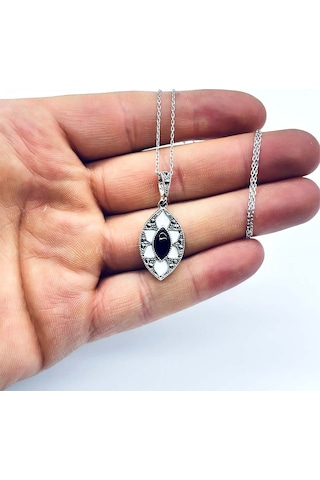 Oltu Taşı Ve Beyaz Mine İşçilikli 925 Ayar Gümüş Kolye Siyah - Beyaz