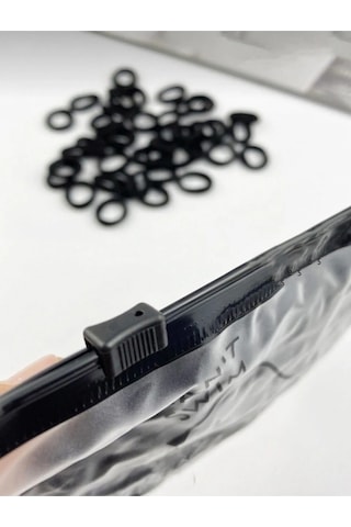 Shopiolog Plastik Su Geçirmez Çantalı Minik Lastik Toka Siyah