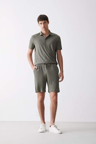 DeFacto Regular Fit Her Yöne Esneyen Krinkıl Bermuda Şort - E0980AX25SMKH401