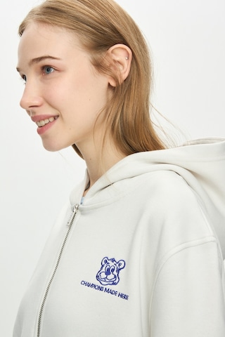 Ucla Esther Kemik Rengi Fermuarlı Ve Cepli Nakışlı Loose Fit Kadın Sweatshirt Kemik Rengi