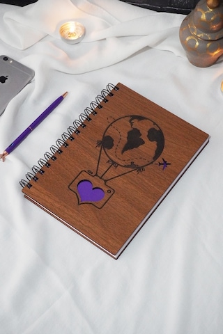 Balon Desenli Ahşap Kapaklı Defter - Ajanda - A5 Spiralli Çizgisiz Defter Ahşap Rengi Ceviz Mor