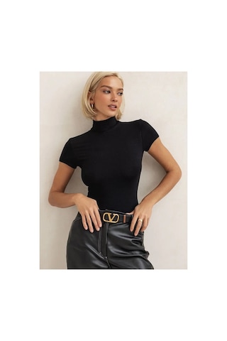 Lirona Fit Kesim - Dik Yaka - Boğazlı Kısa Kol Kancalı Body, Çıtçıtlı Bo Siyah