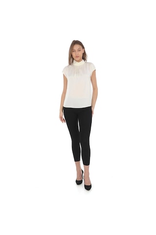 Yaka Drape Detaylı Saten Bluz 01-ekru
