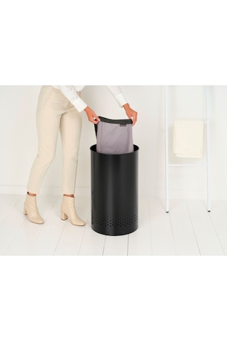 Brabantia Matt Black Plastik Kapaklı Çamaşır Sepeti 60lt Siyah