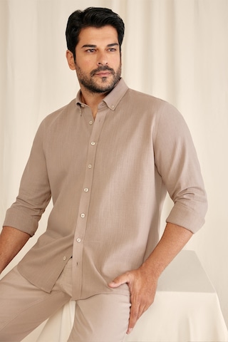 AC&Co / Altınyıldız Classics ERKEK VIZON Tailored Slim Fit Dar Kesim Düğmeli Yaka %100 Pamuk Gömlek Vizon