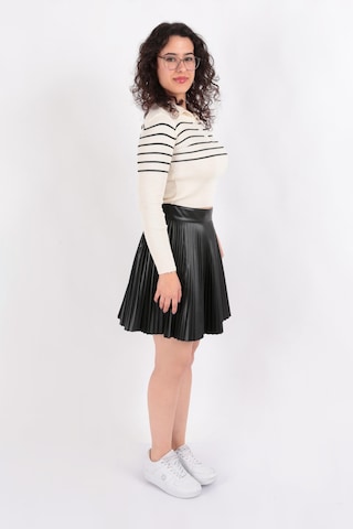 Hadise D7967 Piliseli Deri Etek Siyah