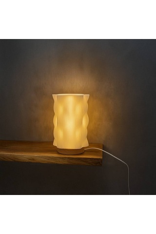 Dalgalı Tasarım Masa Lambası Beyaz