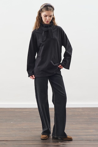 Yüksek Yaka Bağlamalı Bluz Siyah Siyah