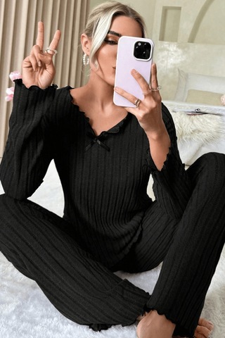 Modi Kadın Siyah Uzun Kollu Fiyonklu Yuvarlak Yaka Mevsimlik Pijama Takımı Açık Bej - Siyah