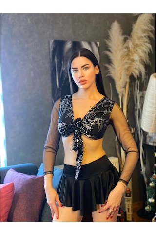 Parlak Göğüsten Bağlamalı Kadın Şort Etekli Takım