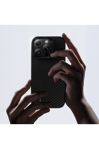 Apple Uyumlu iPhone 16 Pro Max Kılıf M-safeli Karbon Fiber Benks Yeni Seri Montage Armorair Kevlar Siyah