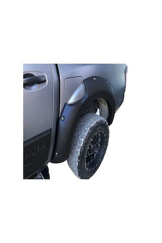Nissan Navara Np300 2018 Adblue Çıkıntılı Civatalı Çamurluk Kapla