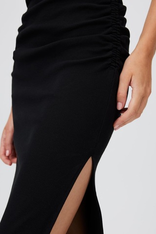 BÜZGÜLÜ MİDİ BOY KISA KOL ELBİSE SİYAH Siyah