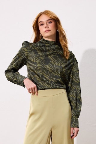 Sateen Drape Detaylı Desenli Bluz - Yeşil-136746 Yeşil