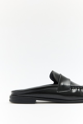 Lutvelizade Loafer 2601 Arkası Açık Büzgülü Siyah Kadın Loafer