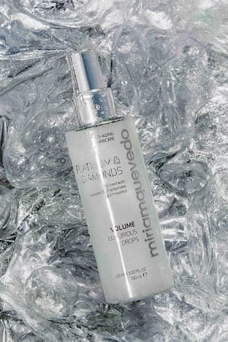 Miriam Quevedo Platinum, Diamonds, Hacimlendirici Lüks Son Dokunuş Spreyi 150 Ml