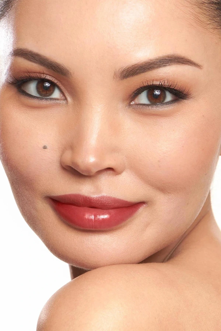 Wonderskin Uzun Süre Kalıcı Renkli Dudak Maskesi Lovely 4 ML