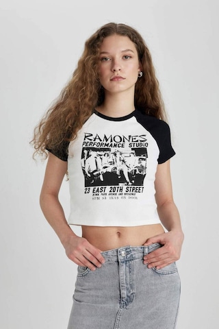 Defacto Ramones Fitted Bisiklet Yaka Fitilli Kaşkorse Kısa Kollu Tişört C4439AX24SMWT32 Beyaz