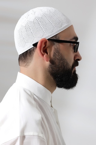 Beyaz Safir Dantel Detaylı Örme Namaz Takkesi