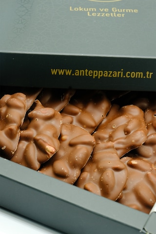 Antep Fıstıklı Roche Çikolata - 300 Gr