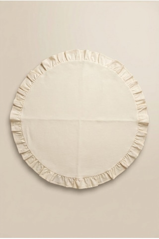 Fırfırlı Kenarlı Dekoratif Yuvarlak Fiskos Masa Örtüsü Krem 80 X 80 Cm Krem
