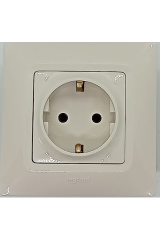 Legrand Salbeı Topraklı Priz Krem 10 Lu Paket Çerçeveli