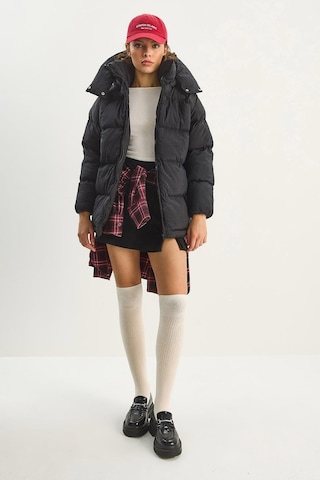 Shade Kadın Kapüşonlu Cep Detaylı Astarlı Oversize Krinkıl Şişme Mont 60283684 - Siyah
