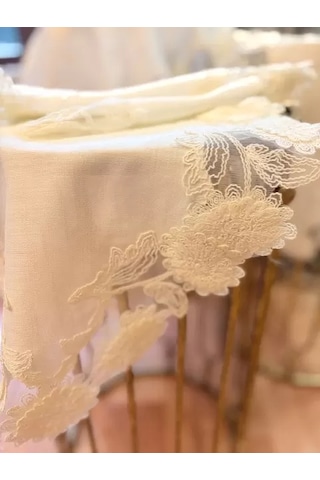 Salon Takımı 5 Parça Keten Dantelli Masa Örtüsü Runner Seti Çeyizlik Flowers Model Krem Çok Renkli