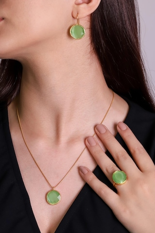 Beyisa Güneş Taşı Serisi Yuvarlak Yeşil Renkli Kadın Otantik Gümüş Üçlü Takı Seti