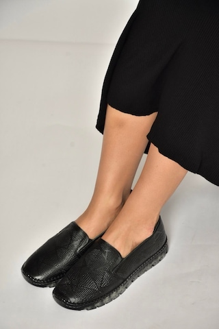 Fox Shoes Y555117003 Siyah Hakiki Deri Comford Ortopedik Taban Kadın Ayakkabı Siyah