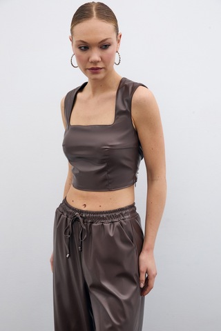 Sateen Kare Yaka Deri Crop Bluz - Koyu Kahve