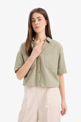 DeFacto Boxy Fit Basic Düz Kısa Kollu Gömlek V2523AZ25SPKH461