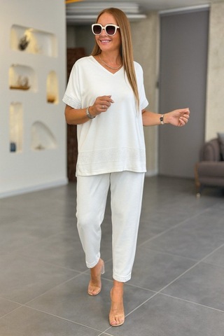 Soonaksesuar Kadın Kısa Kollu V Yakalı Pul Payetli Viskon Iki Iplik Bluz Ve Pantolon Ikili Takım Beyaz