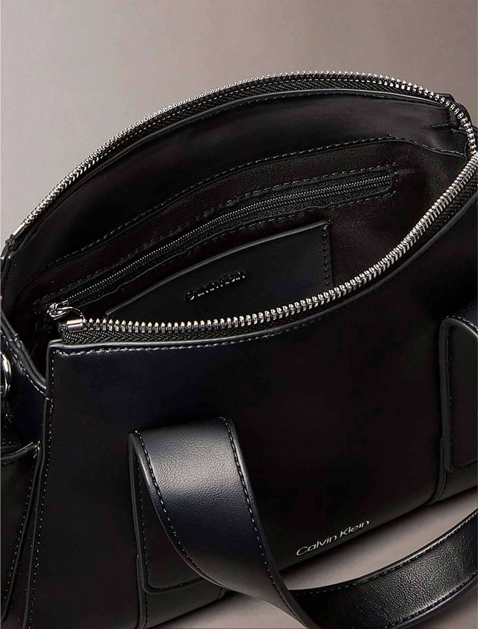Calvin Klein Kadın Siyah Omuz Çantası Lv04f3291g-2qp Siyah