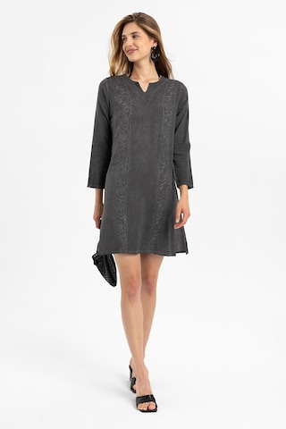 Gri İşlemeli Uzun Kollu Astarsız Pamuklu Kısa Elbise-gri