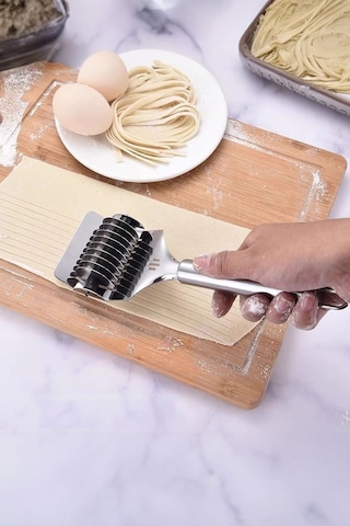 Çelik 9 Tekerlekli Erişte Ve Makarna Hamur Kesme Ruleti Cin786