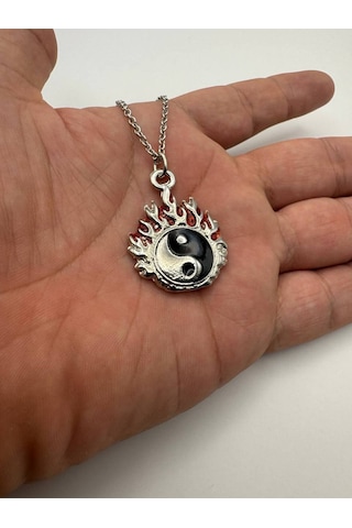 Kırmızı Alevli Ying Yang Sembolü Unisex Kolye 60 Cm Zincirli, Zamak Metal Aşk Ve Denge Temalı Takı Çok renkli
