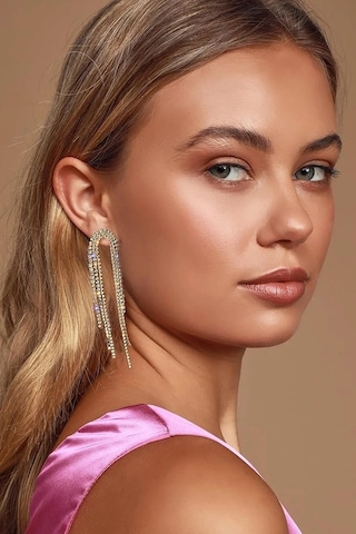 Altın Renk Zirkon Taşlı Püsküllü Sallantılı Kına Düğün Nişan Abiye Kararmaz Paslanmaz Kadın Küpe Gold