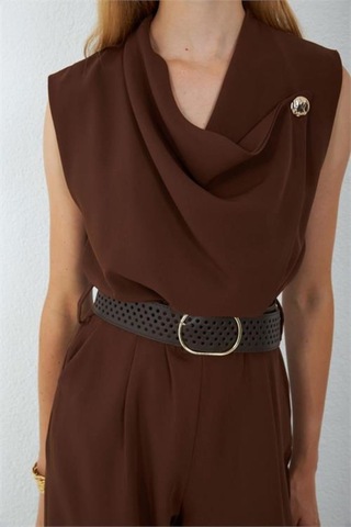 Neşeli Butik Kadın Kahverengi Degaje Yaka Kemerli Kolsuz Geniş Paça Tulum Nbmy4030