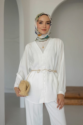 Moonsc Kadın Regular Fit V Yaka Önü Brit Detaylı Tesettür Beyaz Gömlek
