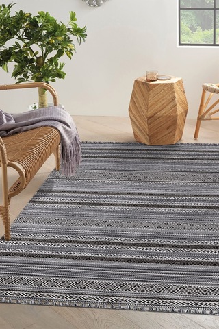 Siyah Renkli Kaymaz Tabanlı Yıkanabilir Makine Dokuma Kilim-326