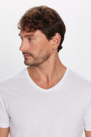Tudors Erkek Slim Fit Dar Kesim Pamuk Yumuşak Dokulu Beyaz V Yaka Tişört-32119 Beyaz