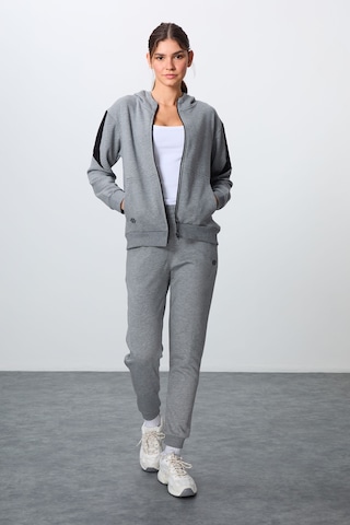 Tommy Life Gri Melanj Kompakt Pamuklu Kalın Pürüzsüz Dokulu Kapüşonlu Oversize Fit Kadın Eşofman Takım - 95343 GRİ MELANJ