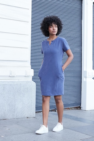 Kadın Modal İpeksi Hafif Esnek Kumaş Geniş Sıfır Yaka Patlı Düşük Omuzlu Yan Cepli Diz Boy Elbise-indigo Indigo