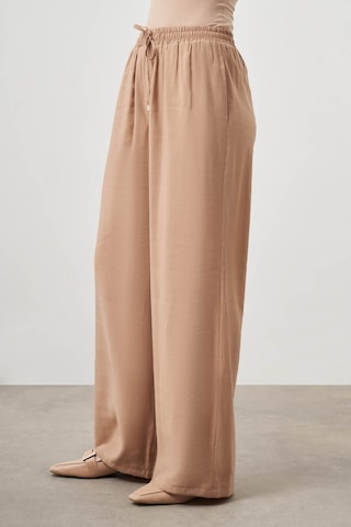 Mizalle Beli Lastikli Modal Bej Pantolon Bej