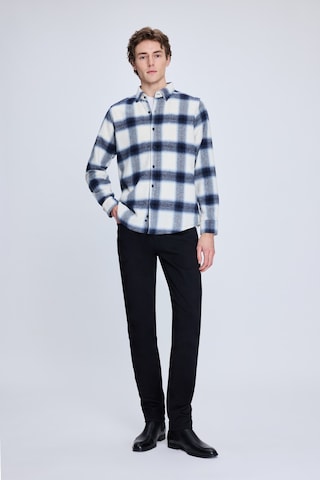 Hatemoğlu Lacivert Slim Fit Kareli Düğmeli Yaka Uzun Kollu Pamuklu Gömlek 19151010024a L16 1964079 Lacivert